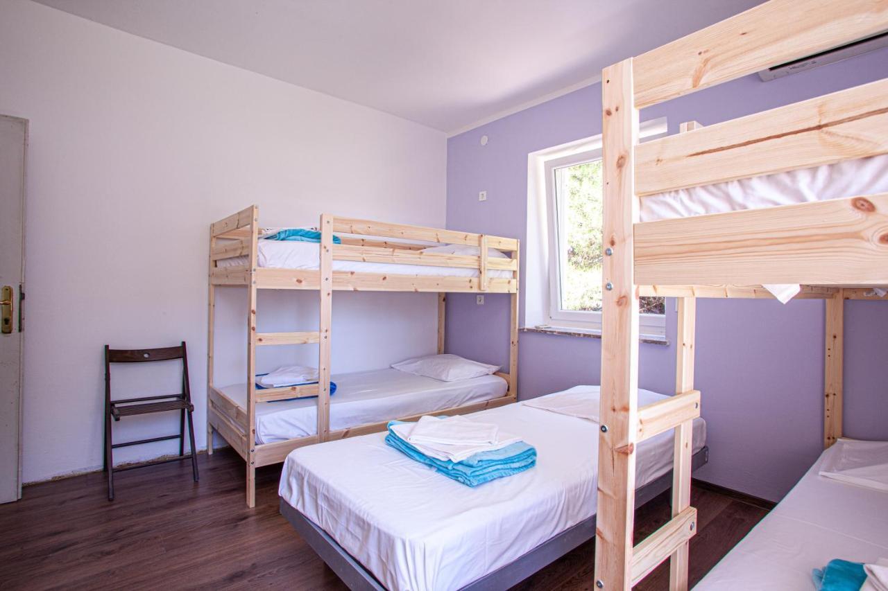 Hostel Trobenta In Oblak بورتوروز المظهر الخارجي الصورة
