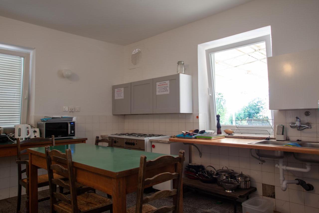 Hostel Trobenta In Oblak بورتوروز المظهر الخارجي الصورة